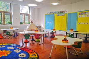 北京德闳学校小学教室