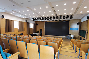 北师大亚太实验学校英制A-level国际课程报告厅