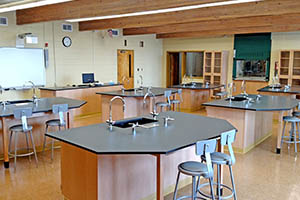 北京市第八中学怡海分校国际部实验室