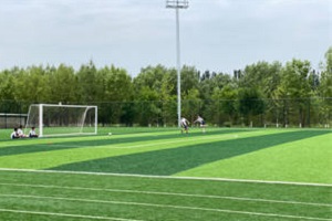 北京一土致知学校足球场