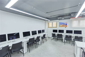 北京一土致知学校机房