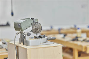 北京一土致知学校教室