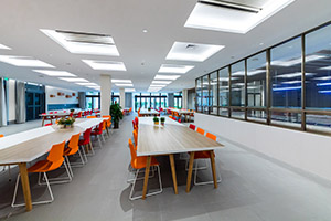 蓝湾未来领导力学校餐厅