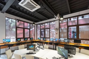 上海燎原双语学校电子阅览室