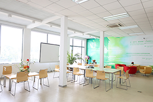 上海美达菲学校图书馆