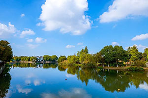 上海宏润博源学校湖景