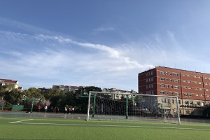 闵行汇点高中操场