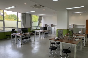 闵行汇点高中STEM教室