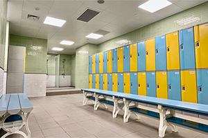 上海金瑞学校游泳馆更衣室