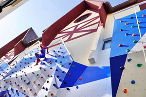 上海励滕伯克曼学校攀岩墙