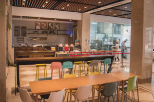 上海民办东鼎外国语学校西餐厅