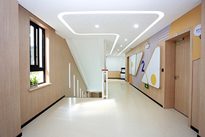 上海新虹桥中学走廊