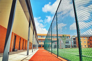 上海莱克顿学校走廊