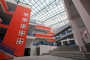 上海罗斯德国际高中教学楼大堂