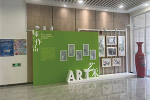 上海医药职工大学日语融合课程教学楼大厅