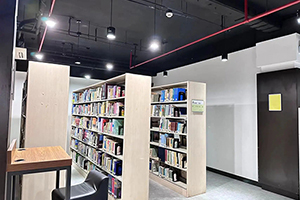 上海医药职工大学日语融合课程图书馆