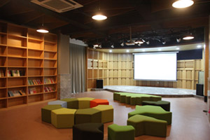 华南师范大学附属外国语学校影音室