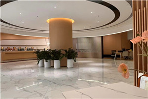 加拿大女王学院