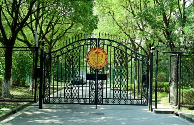上海蒙特奥利弗学校.jpg